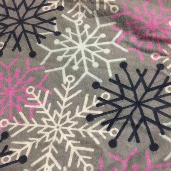 Pajamas Pj shorts Large winter snowflake like new, cute! - Picture 2 of 5